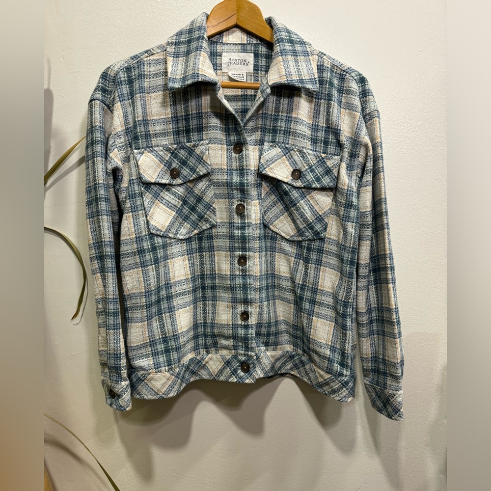Boston traders women's blue Shacket size medium. Excellent condition.